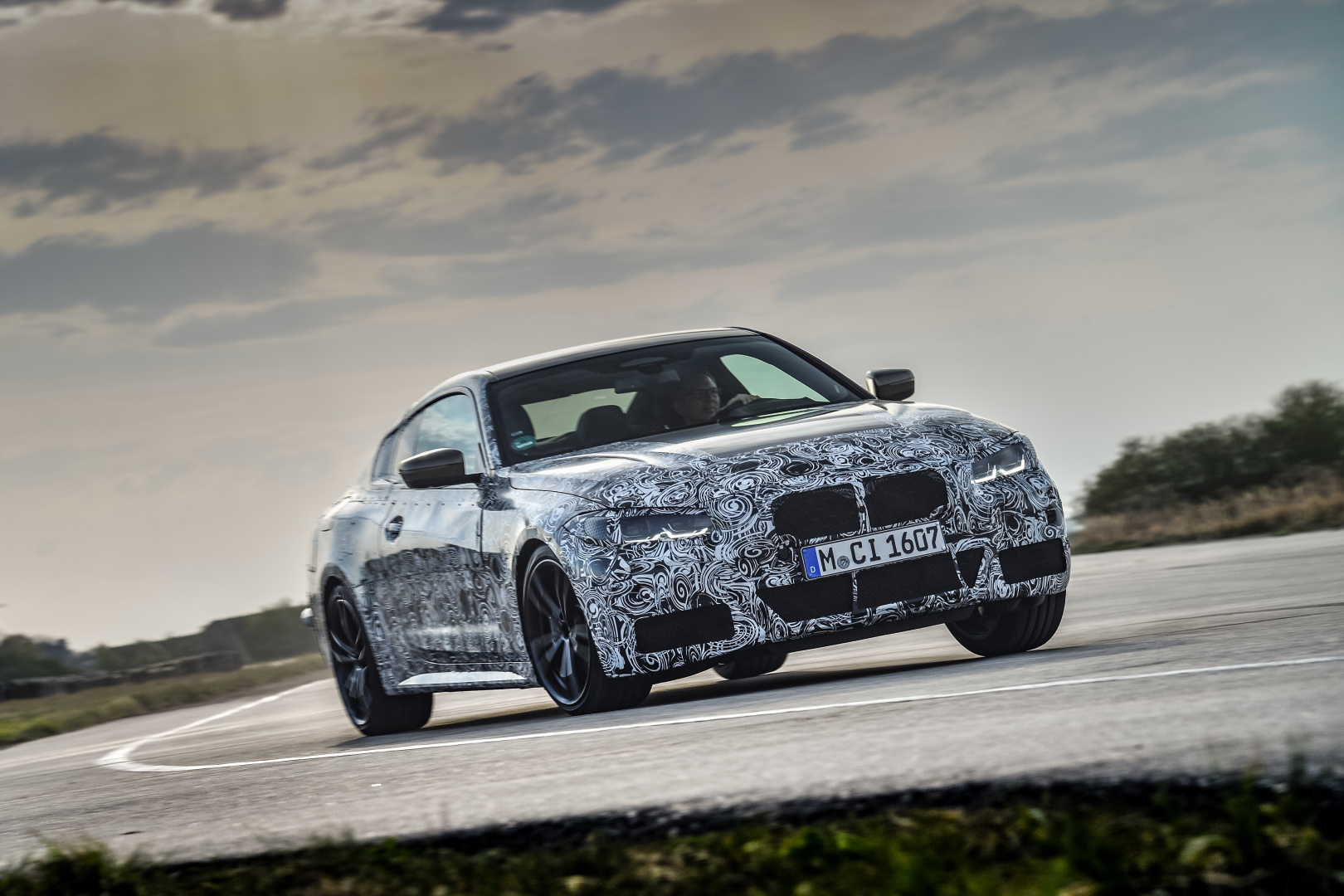 SMALL_P90387889_highRes_the-new-bmw-4-series